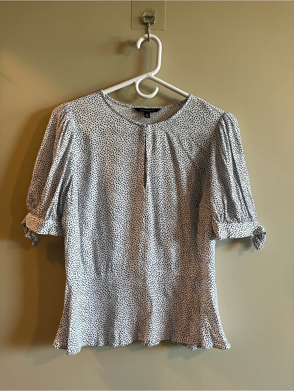 Banana Republic Black & White Printed Puff Sleeve Blouse – Peplum Top (M)